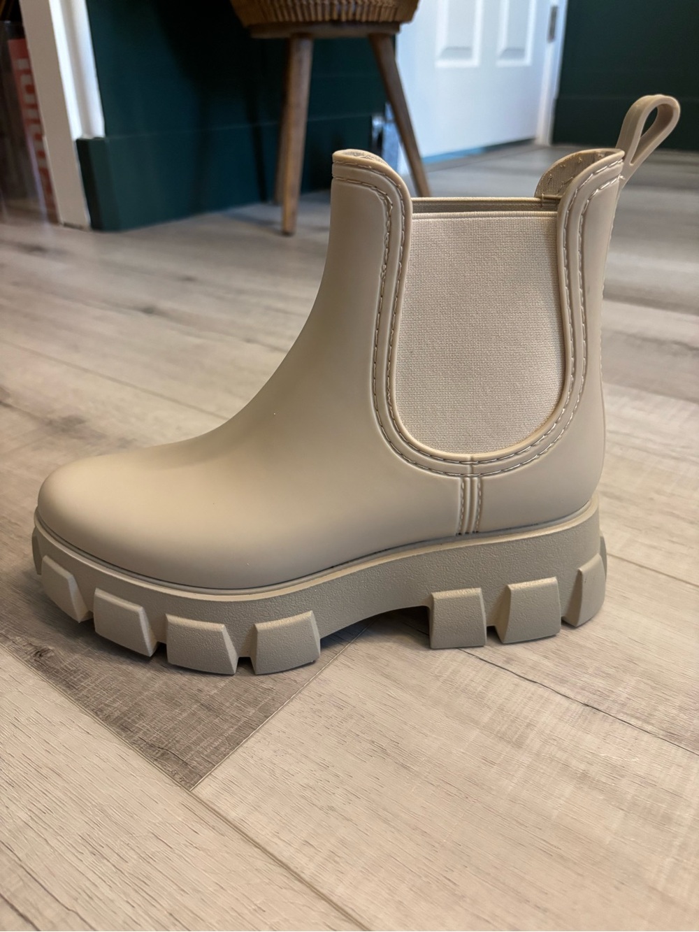 Jeffrey Campbell Rain-Storm Chelsea Rain Boots Size 8 Beige Chunky Lug - Picture 10 of 15